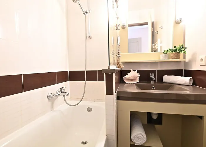 Le Village - C6013 By Interhome Saint-Raphaël