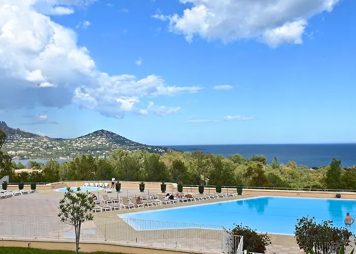 Apartamento Le Village - C6013 By Interhome Saint-Raphaël